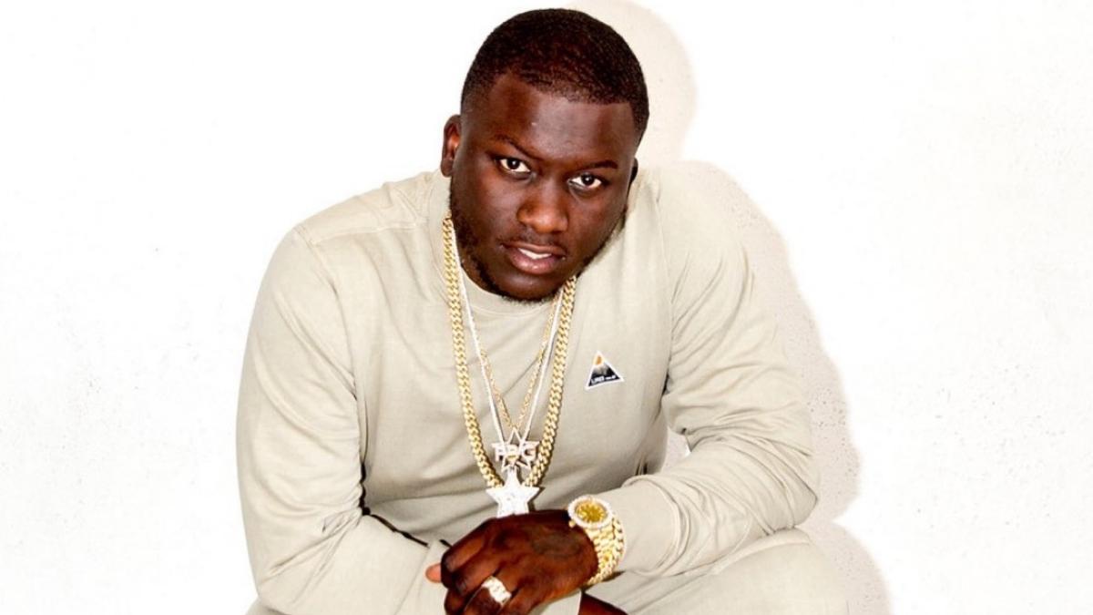 Zoey Dollaz bulletproof car