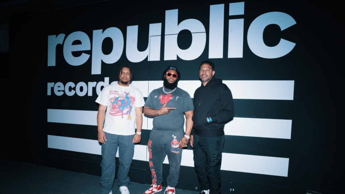 republic with 3 men
